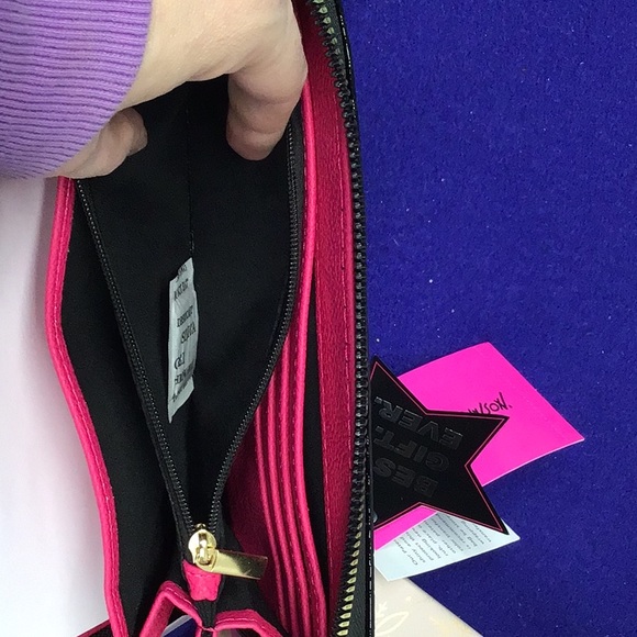 BETSEY JOHNSON BLACK ZIP AROUND WALLET - Picture 5 of 10